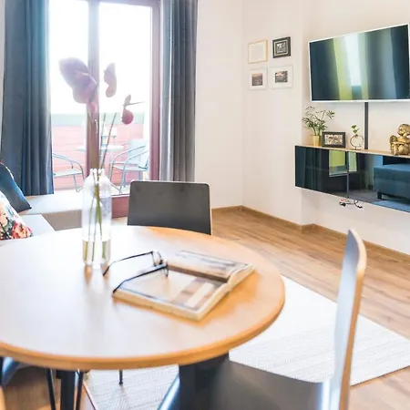 Klimatyczny, Parkowa Polana Myweek * Polanica-Zdrój